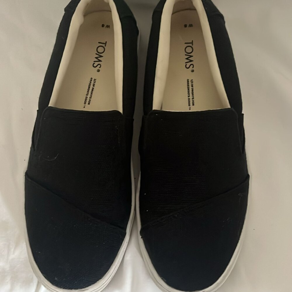 Women NIB "Toms" Wear Good Canvas insole Black Dot‎ Chambray Heel. Size US 6